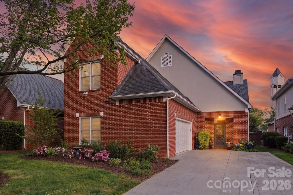 4118 Sharon Commons Lane, Charlotte, NC 28210