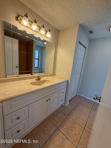 7193 EAGLES PERCH Drive, Jacksonville, FL 32244