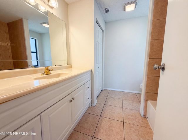 7193 EAGLES PERCH Drive, Jacksonville, FL 32244