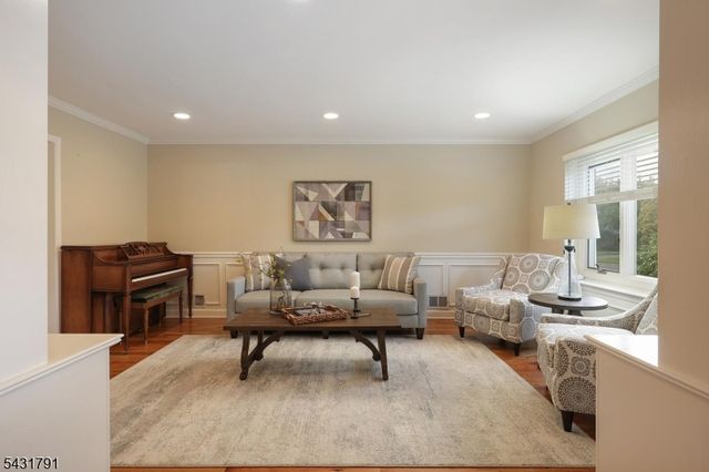 13 Daniel Dr, Hillsborough Twp., NJ 08844