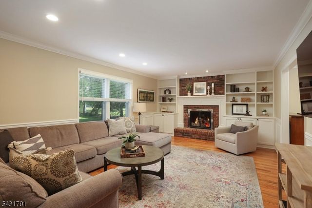 13 Daniel Dr, Hillsborough Twp., NJ 08844