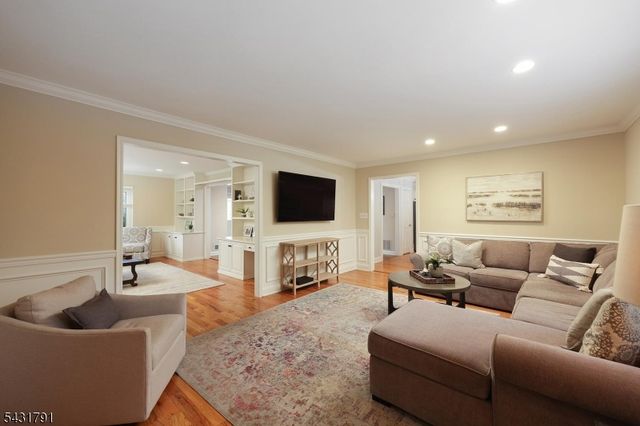 13 Daniel Dr, Hillsborough Twp., NJ 08844