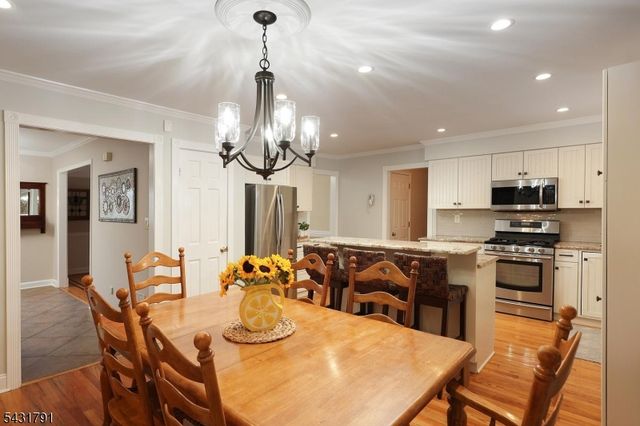 13 Daniel Dr, Hillsborough Twp., NJ 08844
