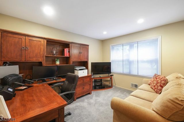 13 Daniel Dr, Hillsborough Twp., NJ 08844
