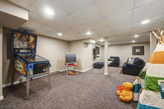13 Daniel Dr, Hillsborough Twp., NJ 08844