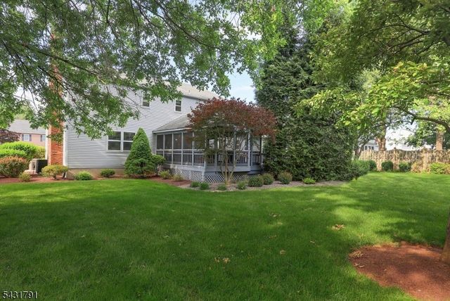 13 Daniel Dr, Hillsborough Twp., NJ 08844