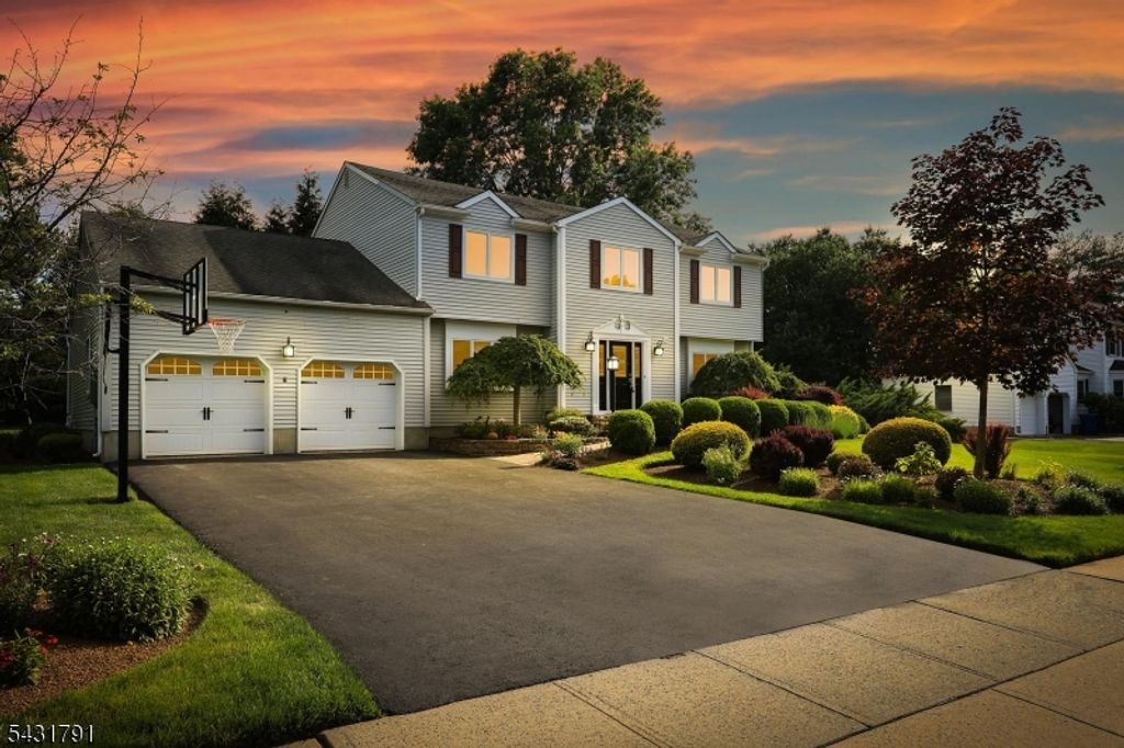 13 Daniel Dr, Hillsborough Twp., NJ 08844