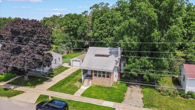 628 W Parker Street, Waterloo, IA 50703