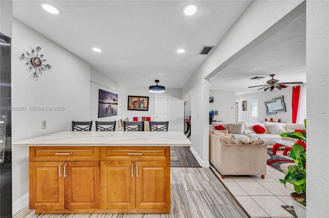 4751 NW 5th Ct, Plantation, FL 33317