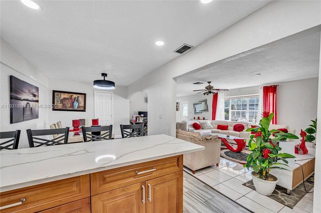 4751 NW 5th Ct, Plantation, FL 33317