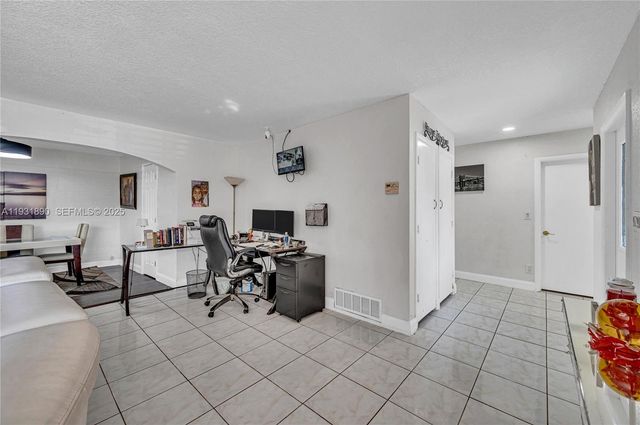 4751 NW 5th Ct, Plantation, FL 33317