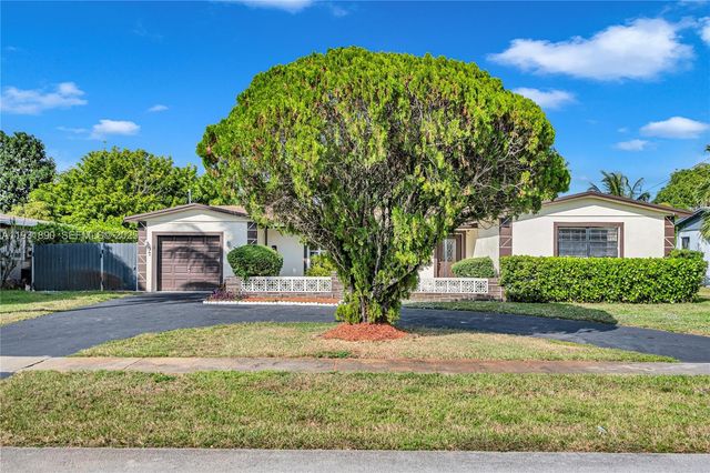 4751 NW 5th Ct, Plantation, FL 33317
