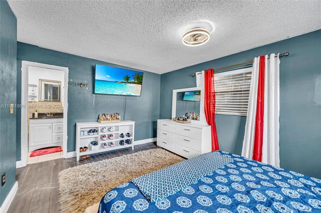 4751 NW 5th Ct, Plantation, FL 33317