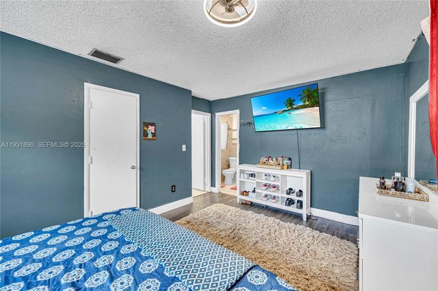 4751 NW 5th Ct, Plantation, FL 33317