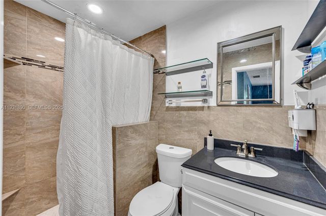 4751 NW 5th Ct, Plantation, FL 33317