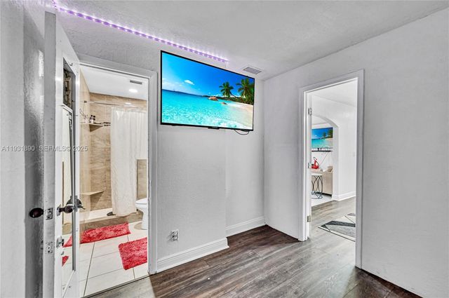 4751 NW 5th Ct, Plantation, FL 33317