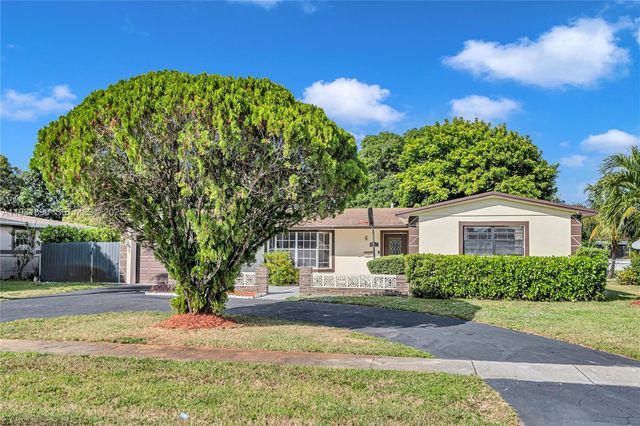 4751 NW 5th Ct, Plantation, FL 33317