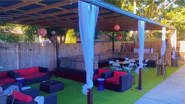 4751 NW 5th Ct, Plantation, FL 33317