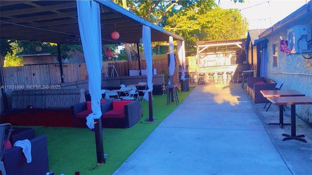 4751 NW 5th Ct, Plantation, FL 33317