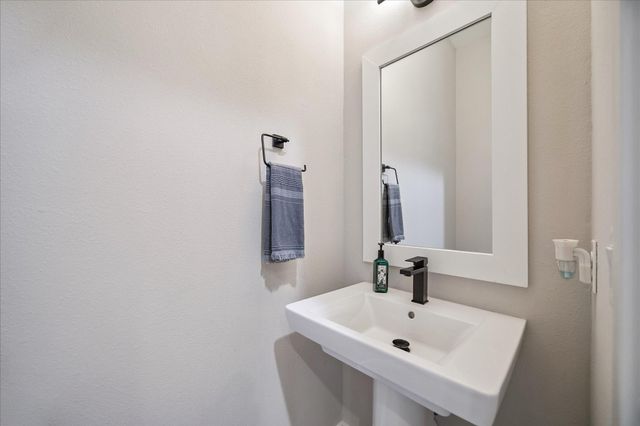 1193 W Tidwell Road, Houston, TX 77091