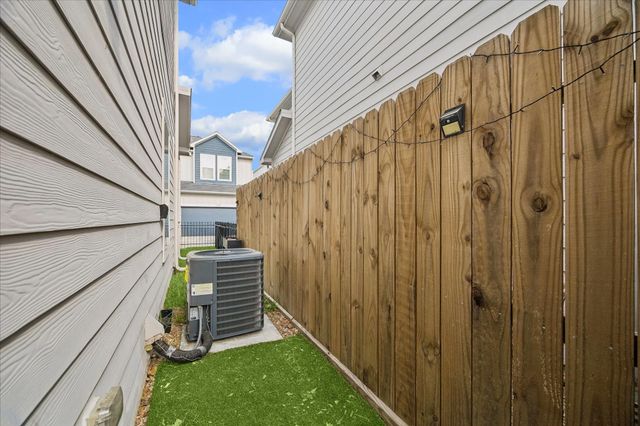 1193 W Tidwell Road, Houston, TX 77091