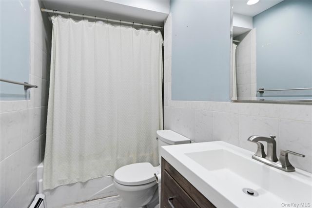 91 Spruce Avenue, West Islip, NY 11795