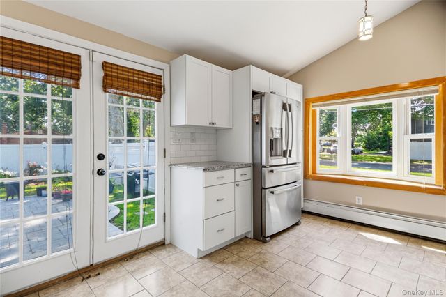 91 Spruce Avenue, West Islip, NY 11795