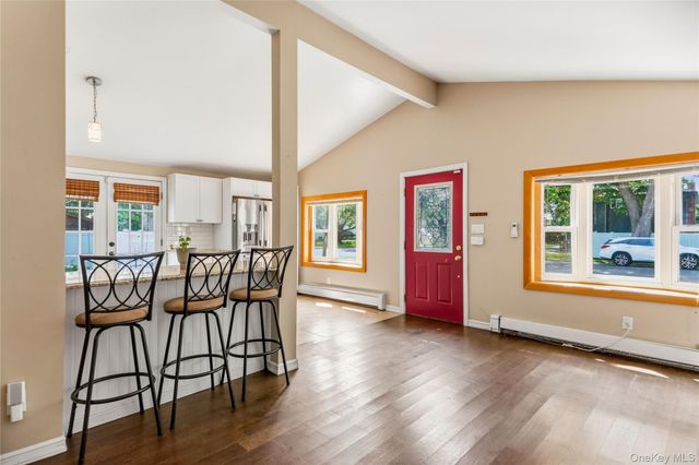 91 Spruce Avenue, West Islip, NY 11795