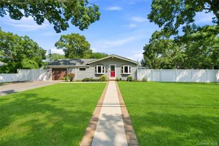 91 Spruce Avenue, West Islip, NY 11795