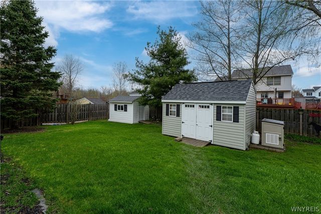 51 Country Place, Lancaster, NY 14086