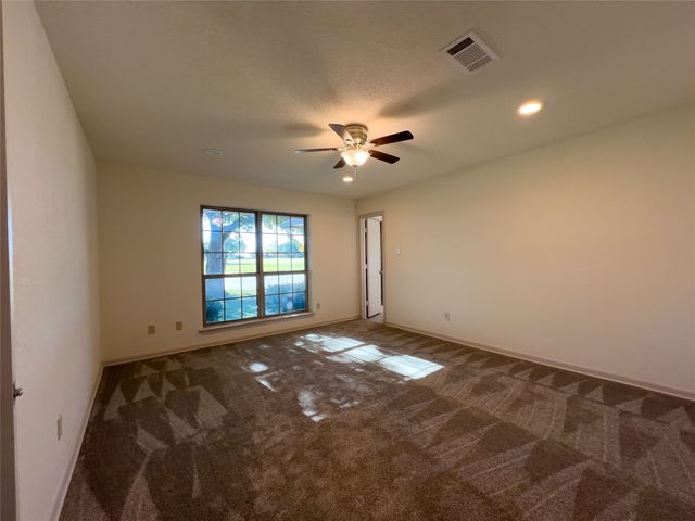 101 Village Gate Drive, Waxahachie, TX 75165