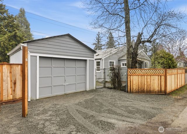 317 SW 124th Street, Seattle, WA 98146