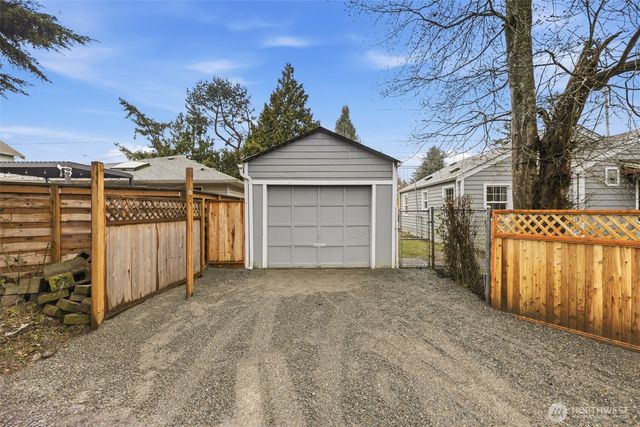 317 SW 124th Street, Seattle, WA 98146