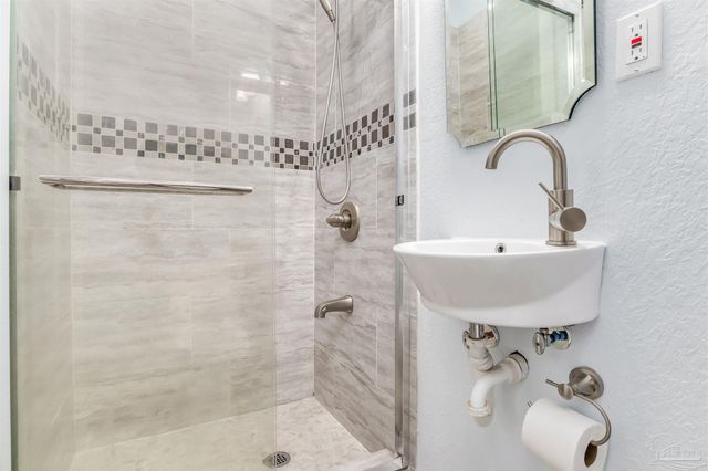 1859 Summit Blvd, Pensacola, FL 32503