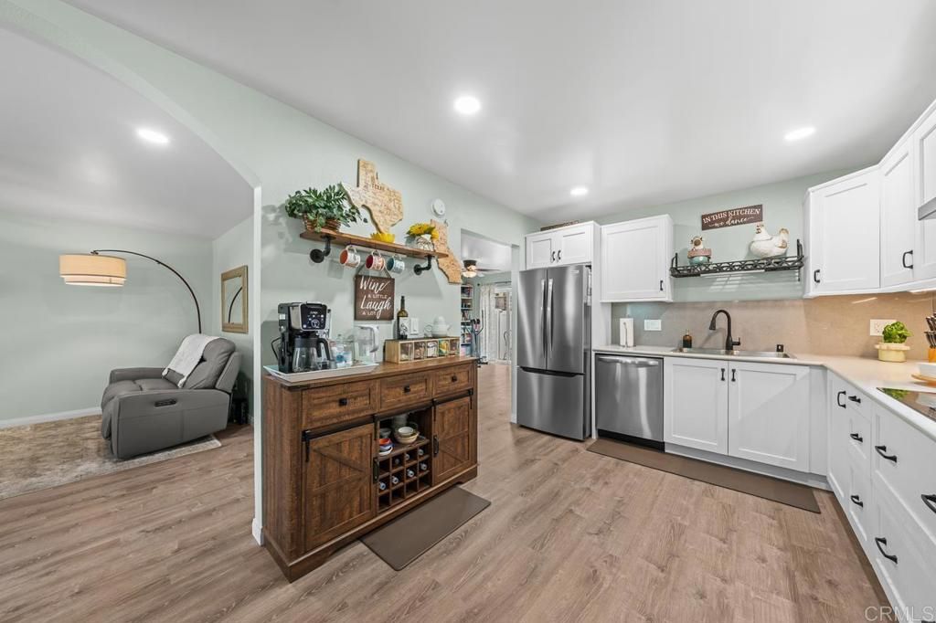 Image 6 of property listing at 1640 Maple Drive 16, Chula Vista, CA 91911