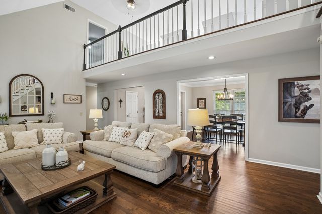 103 Green Meadows Dr, Hendersonville, TN 37075