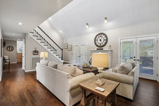103 Green Meadows Dr, Hendersonville, TN 37075