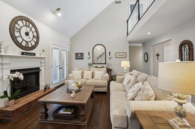 103 Green Meadows Dr, Hendersonville, TN 37075