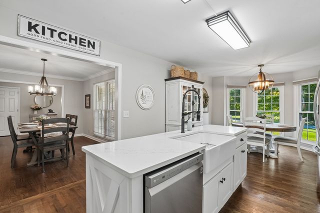 103 Green Meadows Dr, Hendersonville, TN 37075