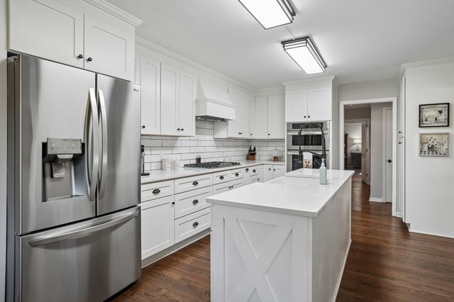 103 Green Meadows Dr, Hendersonville, TN 37075