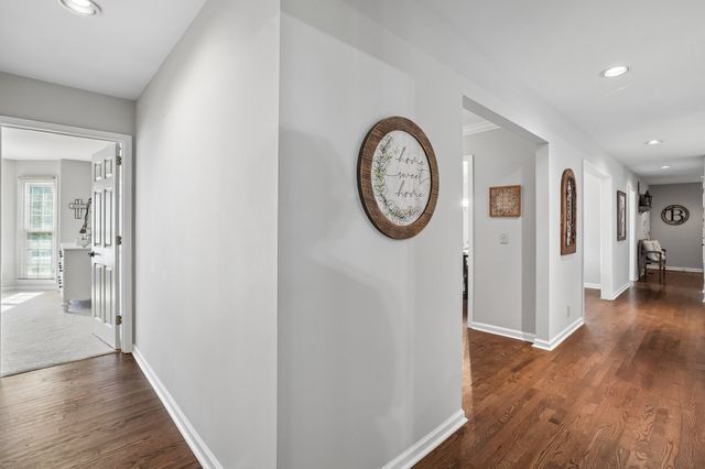 103 Green Meadows Dr, Hendersonville, TN 37075