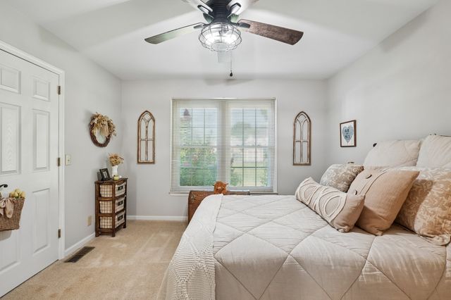 103 Green Meadows Dr, Hendersonville, TN 37075