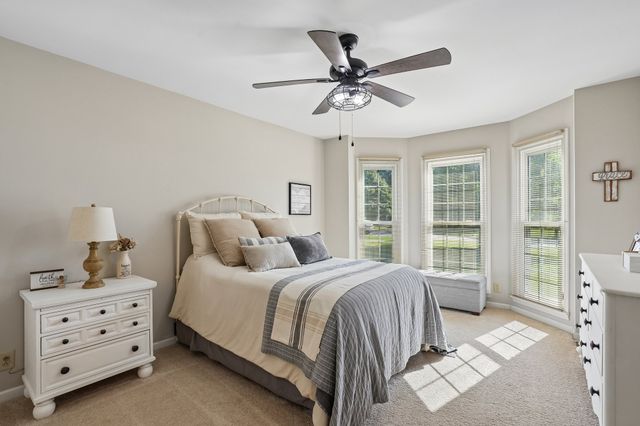 103 Green Meadows Dr, Hendersonville, TN 37075