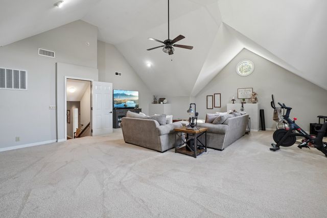103 Green Meadows Dr, Hendersonville, TN 37075