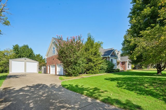 103 Green Meadows Dr, Hendersonville, TN 37075