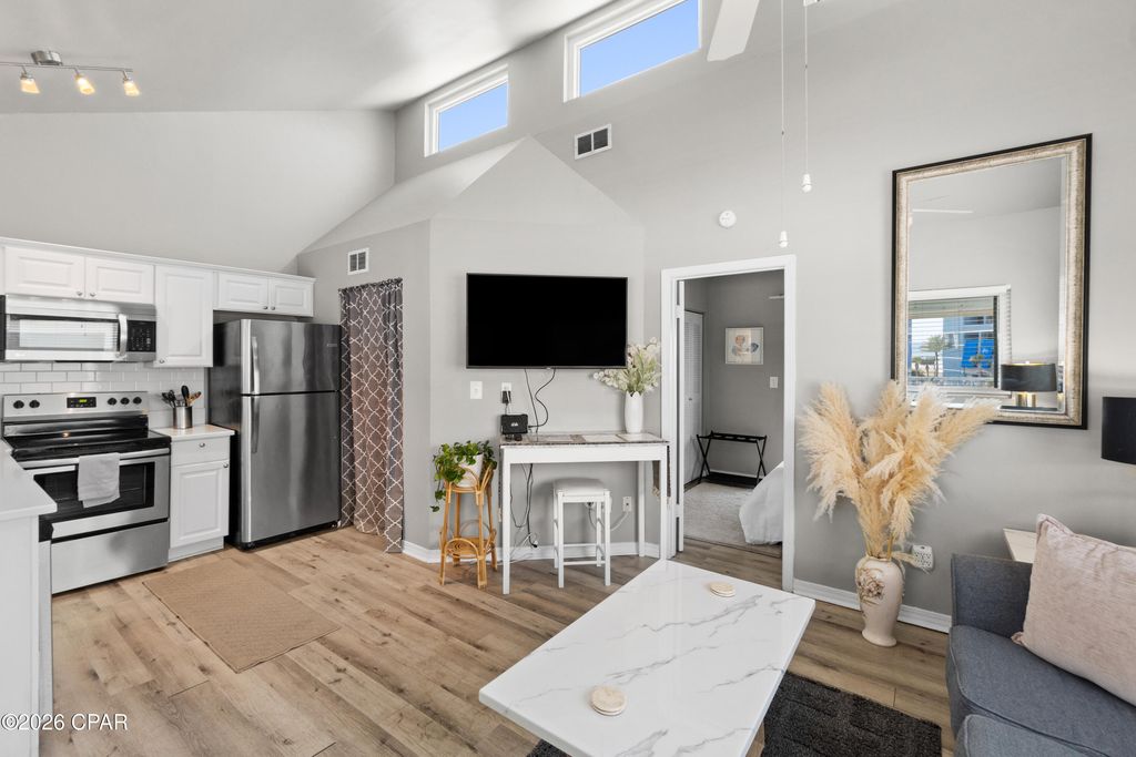 Image 5 of property listing at 17214 Front Beach Road 5A, Panama City Beach, FL 32413