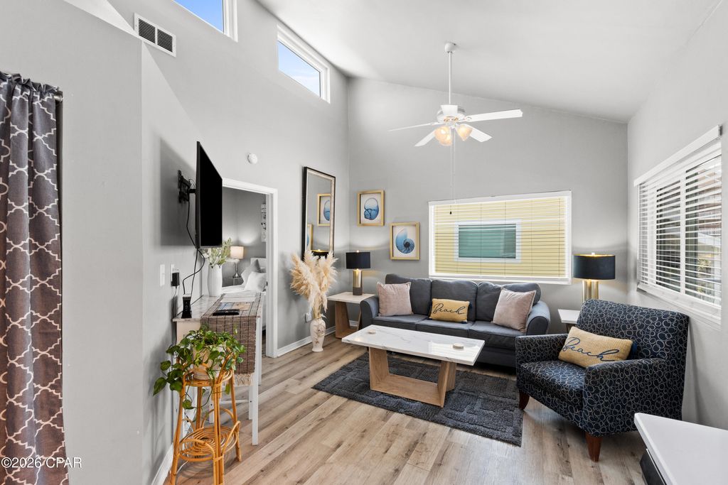 Image 9 of property listing at 17214 Front Beach Road 5A, Panama City Beach, FL 32413