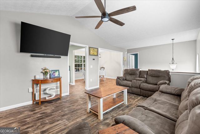 640 Twin Oaks Lane, Dallas, GA 30157