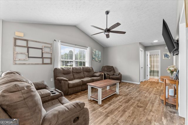 640 Twin Oaks Lane, Dallas, GA 30157