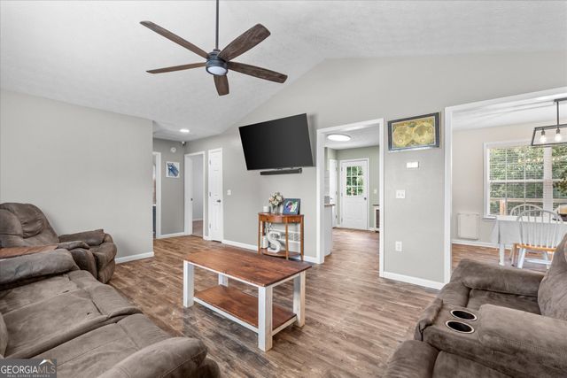 640 Twin Oaks Lane, Dallas, GA 30157